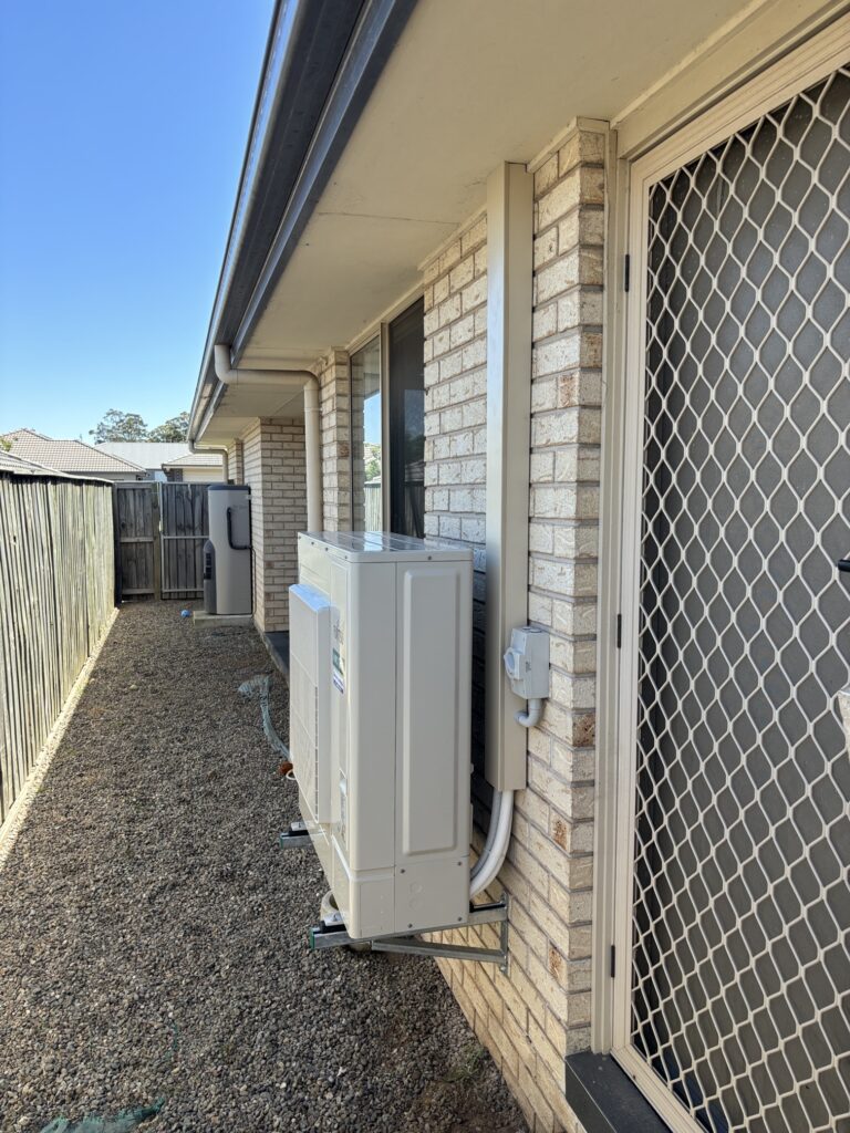 Fujitsu ducted outdoor unit install, Aberglasslyn